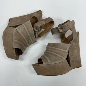 L.A.M.B. Gwen Stefani Suede Cut Out Platform Wedge Sandals Size 9.5 Tan